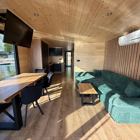 House Boat S Vyhledem Na Wake Park * Brandýs nad Labem-Stará Boleslav