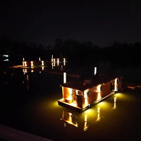 House Boat S Vyhledem Na Wake Park Tekne Brandýs nad Labem-Stará Boleslav