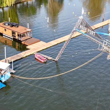 House Boat S Vyhledem Na Wake Park * Brandýs nad Labem-Stará Boleslav