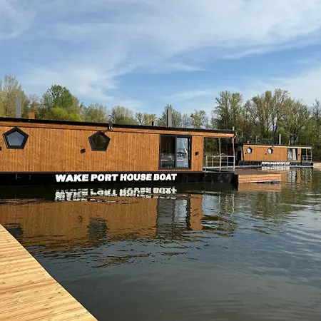 Tekne House Boat S Vyhledem Na Wake Park *
