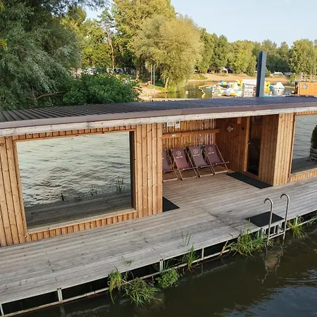 House Boat S Vyhledem Na Wake Port Tekne