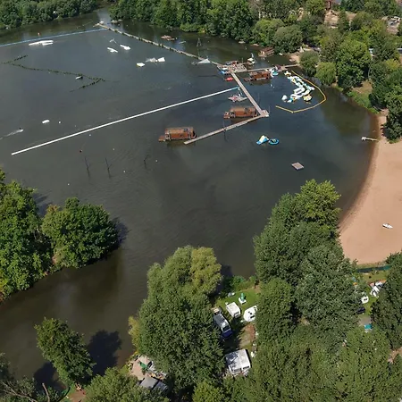 House Boat S Vyhledem Na Wake Port