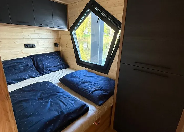 House Boat S Vyhledem Na Wake Port *