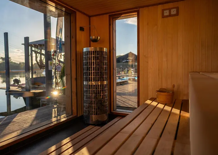 Tekne House Boat S Vyhledem Na Wake Port
