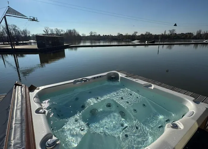 House Boat S Vyhledem Na Wake Port Brandýs nad Labem-Stará Boleslav