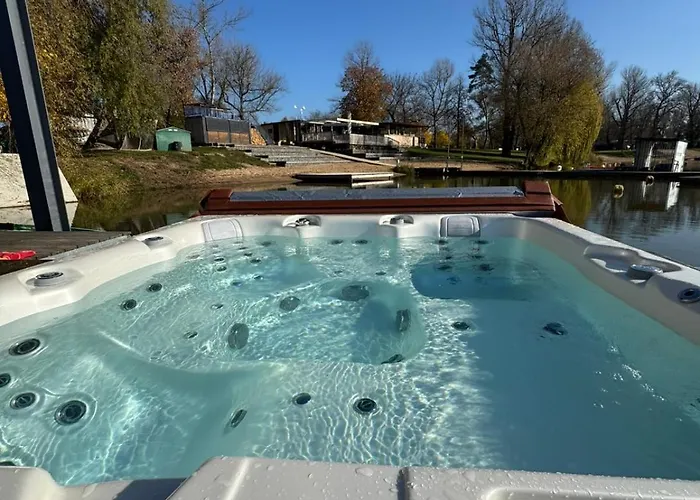 Tekne House Boat S Vyhledem Na Wake Port *